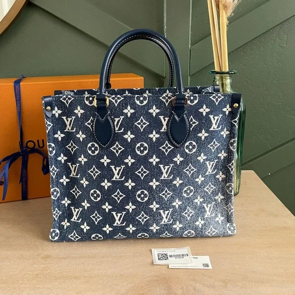 ❌SOLD❌NEW Louis Vuitton On The Go OTG MM Denim Sold OUT Tote Bag - Picture 2 of 10